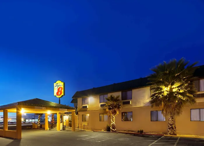 Super 8 By Wyndham Alamogordo - White Sands