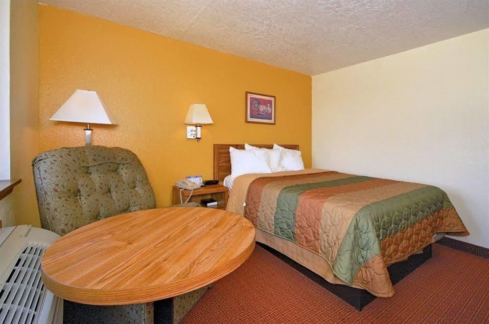 Hotel Super 8 By Wyndham - White Sands 2*